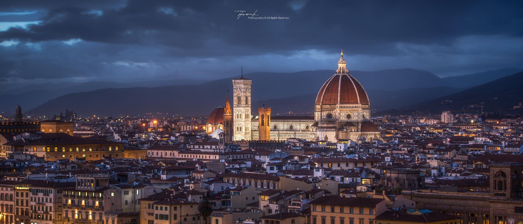 “伊”直給你驚喜，有質(zhì)感的墻板